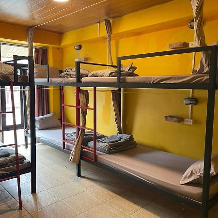 Over The Moon Hostel Ban Houayxay Eksteriør bilde
