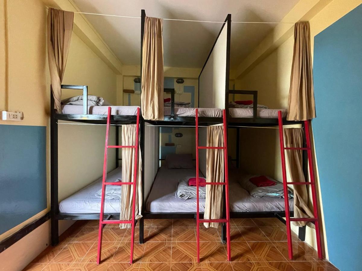Over The Moon Hostel Ban Houayxay Eksteriør bilde