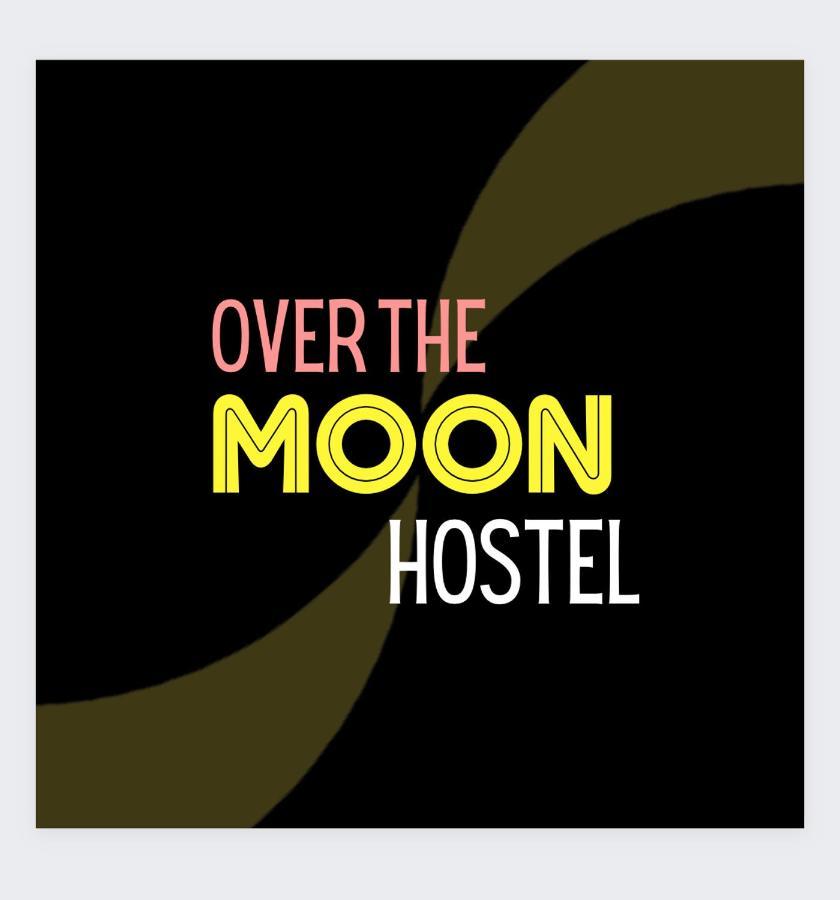Over The Moon Hostel Ban Houayxay Eksteriør bilde