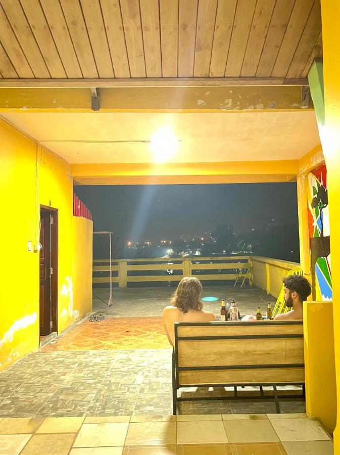Over The Moon Hostel Ban Houayxay Eksteriør bilde